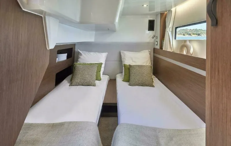 Slide: The Image of Beneteau Antares 12 2026 - 4597054