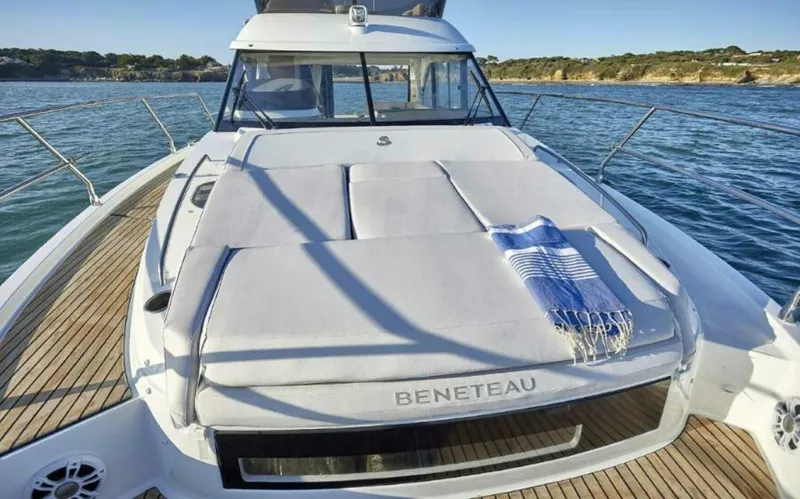 Slide: The Image of Beneteau Antares 12 2026 - 4597046