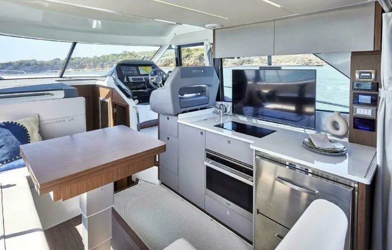 Slide: The Image of Beneteau Antares 12 2026 - 4597052