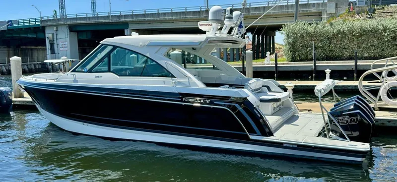 Slide: The Image of 38 Formula 380 Super Sport Crossover-Profile 2021 Formula 380 Super Sport Cross Over Das Liebesboot - 4610340