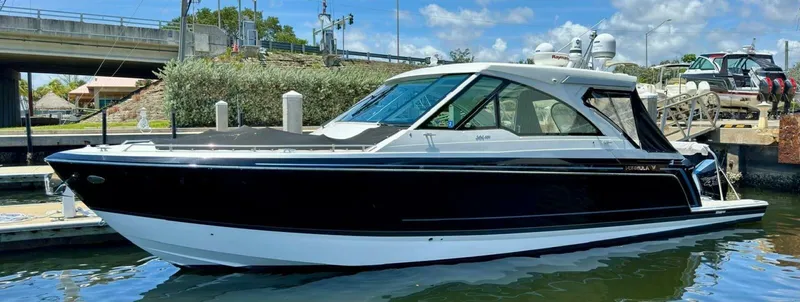 Slide: The Image of 38 Formula 380 Super Sport Crossover- Profile 2021 Formula 380 Super Sport Cross Over Das Liebesboot - 4610387