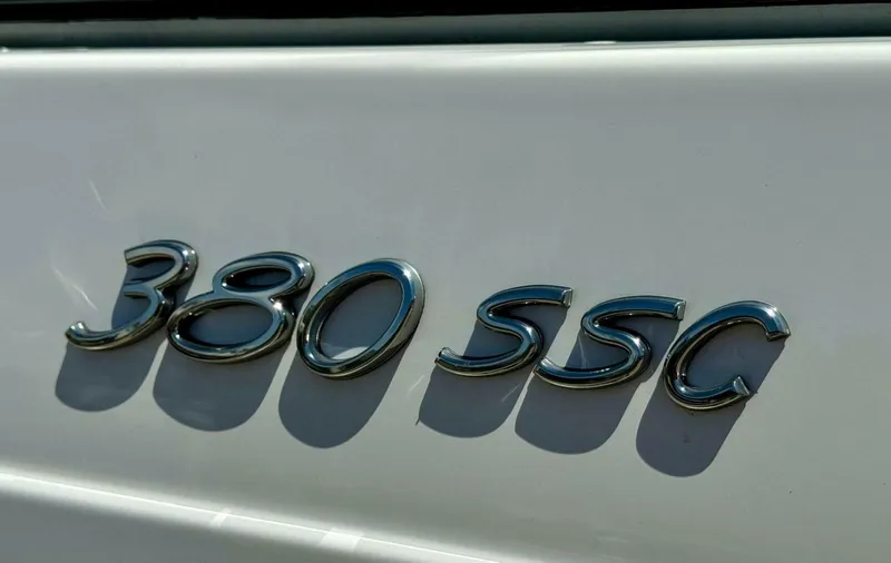 Slide: The Image of 38 Formula 380 Super Sport Crossover-Detail 2021 Formula 380 Super Sport Cross Over Das Liebesboot - 4610343