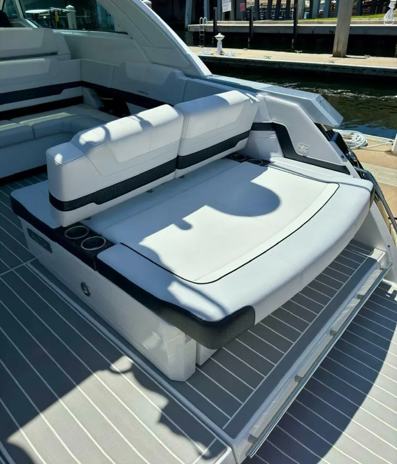 Slide: The Image of 38 Formula 380 Super Sport Crossover-Aft Seating 2021 Formula 380 Super Sport Cross Over Das Liebesboot - 4610345