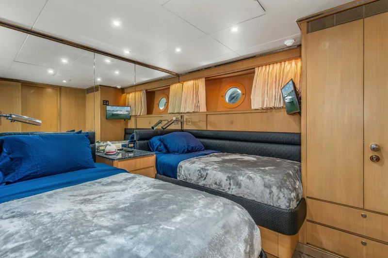 Slide: The Image of 1989 116' Feadship Sport Fisher- Boss - Guest Stateroom - 4694753