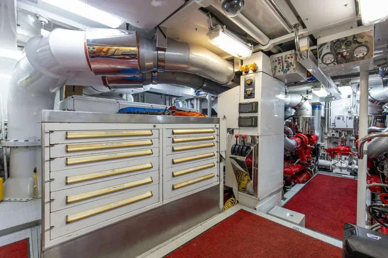 Slide: The Image of 1989 116' Feadship Boss- Engine Room (14) - 4694872