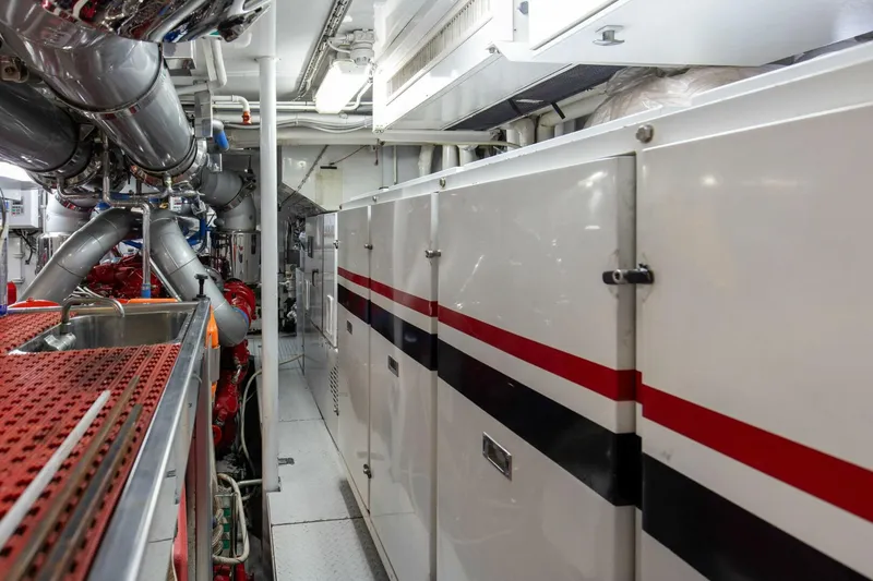 Slide: The Image of 1989 116' Feadship Boss -Engine Room (13) - 4694877