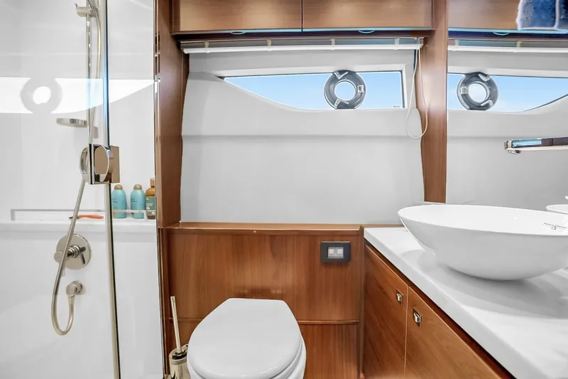Slide: The Image of 2016 Princess V58-HAPPY HOUR- Master Stateroom Head - 6191801