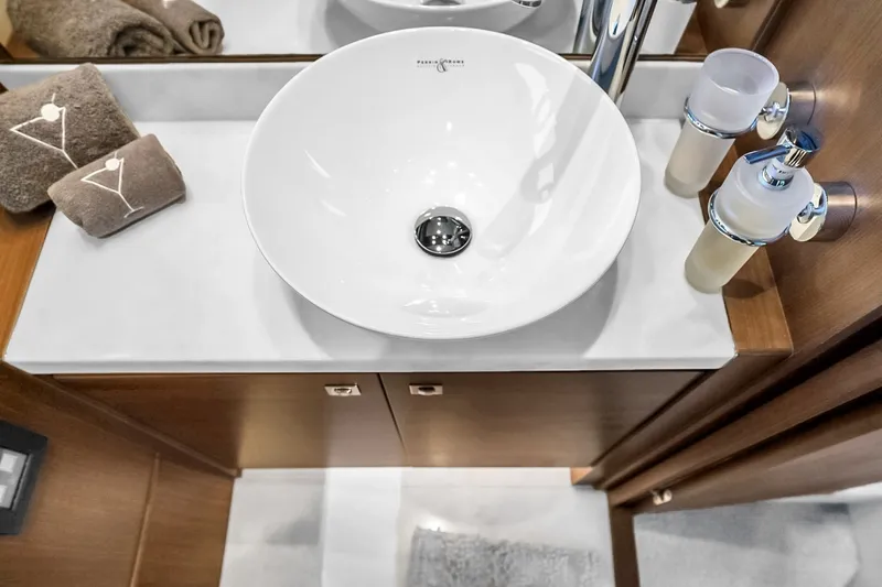 Slide: The Image of 2016 Princess V58-HAPPY HOUR- Master Stateroom Head - 6191805