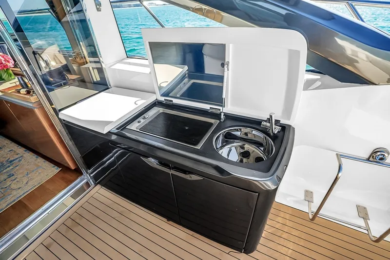 Slide: The Image of 2016 Princess V58-HAPPY HOUR- Aft Deck - 6191822