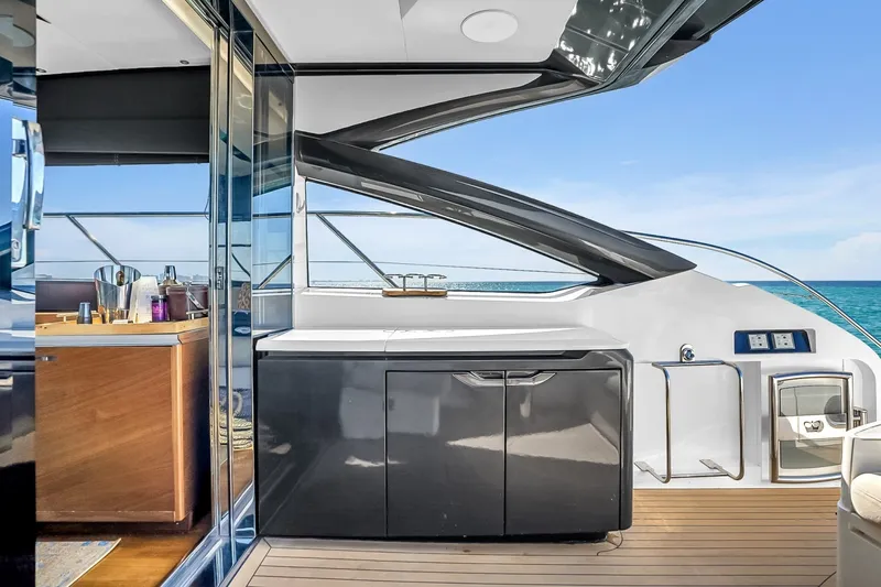 Slide: The Image of 2016 Princess V58-HAPPY HOUR- Aft Deck - 6191823