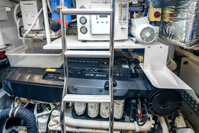 Slide: The Image of 2016 Princess V58-HAPPY HOUR- Engine Room - 6191839