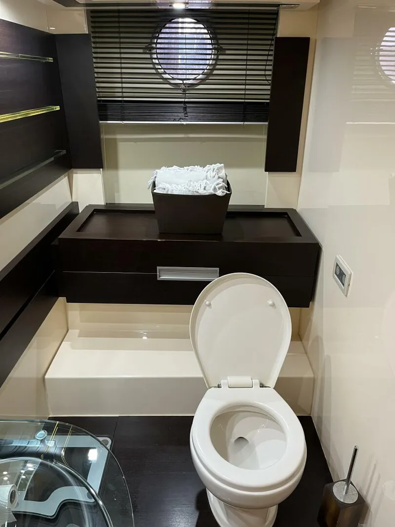 Slide: The Image of Azimut 62 2008 - 4613457