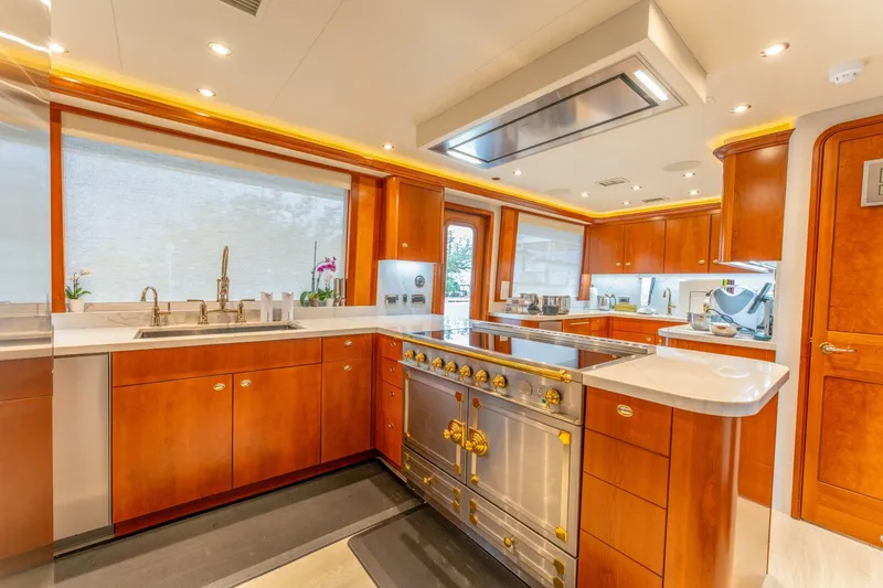 Slide: The Image of 2006 130 Westport MY Relentless Galley (6) - 4614663