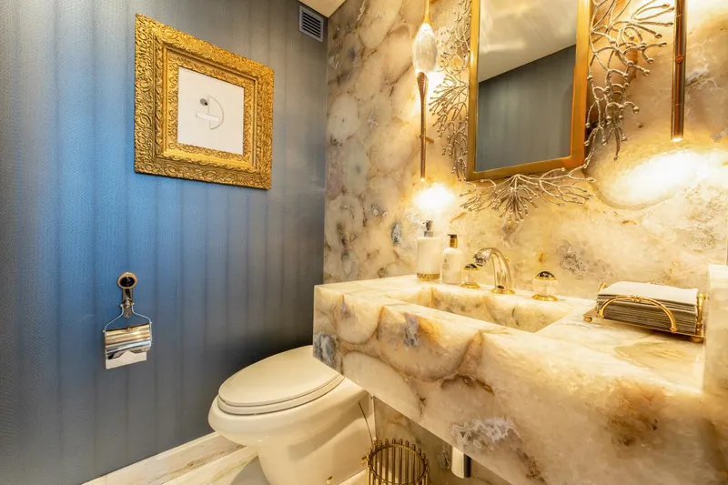 Slide: The Image of 2006 130 Westport MY Relentless Main Deck Day Head (2) - 4614749