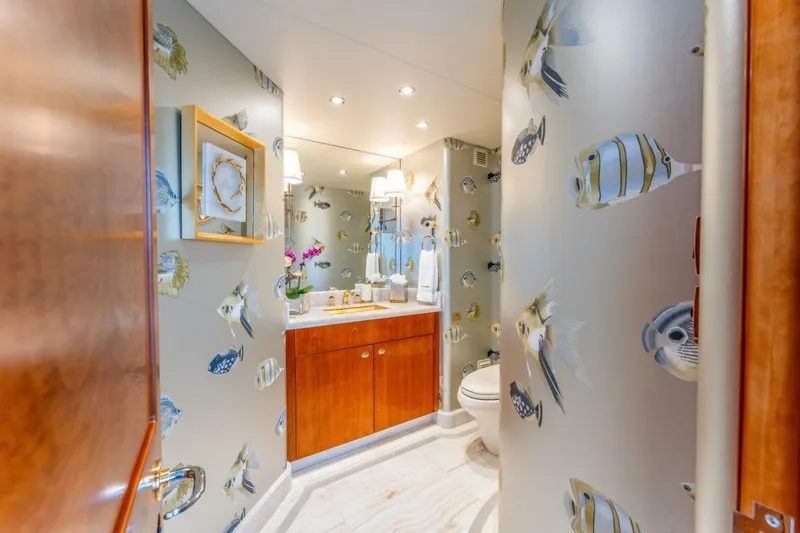 Slide: The Image of 2006 130 Westport MY Relentless Upper Deck Day Head (1) - 4614975