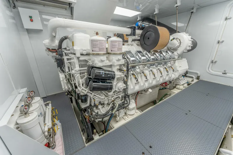 Slide: The Image of 2006 130 Westport MY Relentless Starboard Engine - 4615116