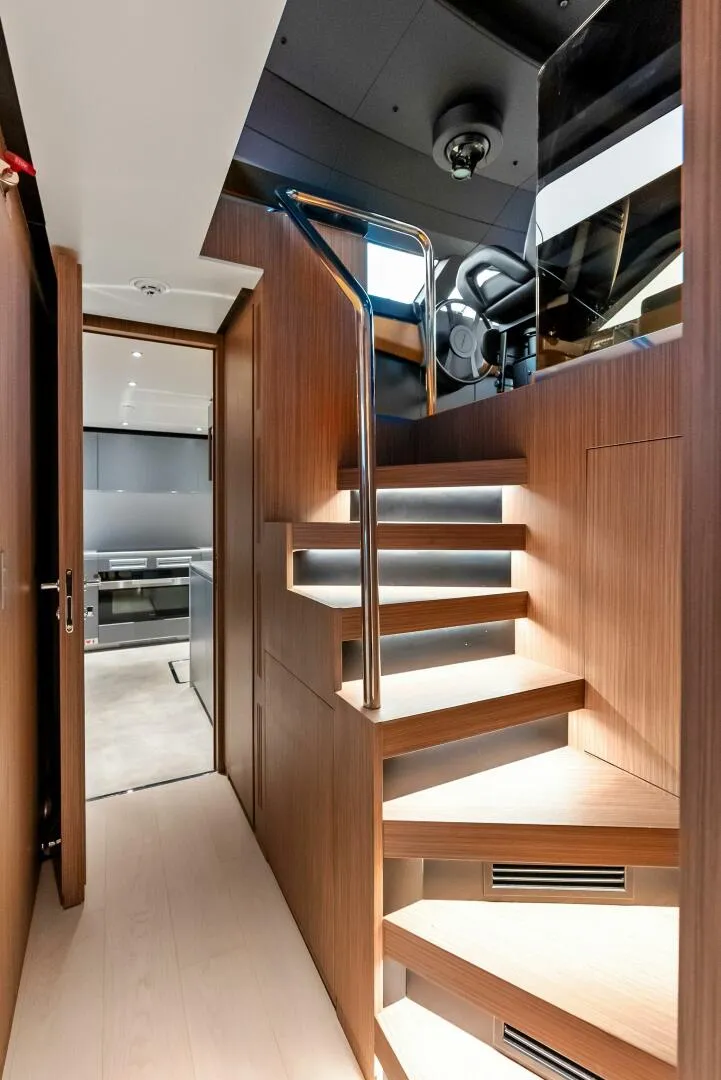 Slide: The Image of Custom 106' 2023 - 4630516