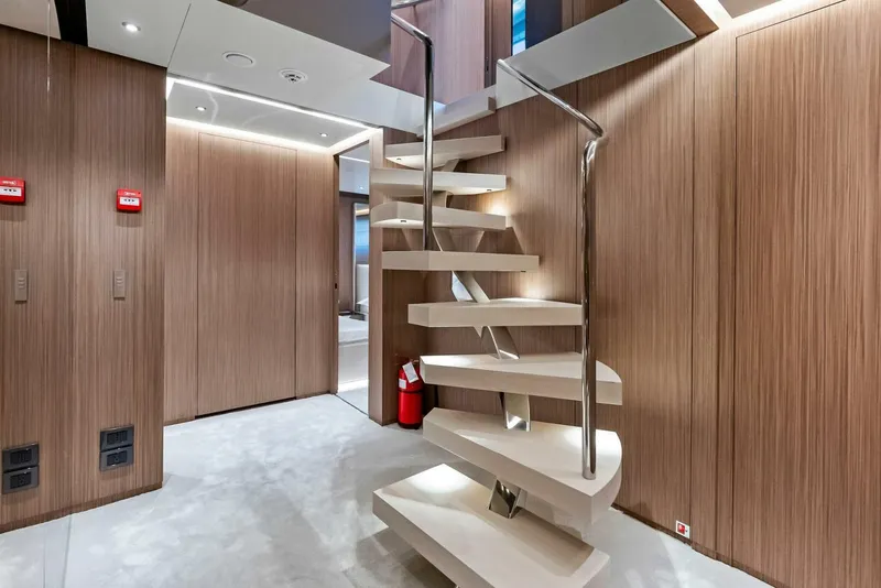 Slide: The Image of Custom 106' 2023 - 4630519