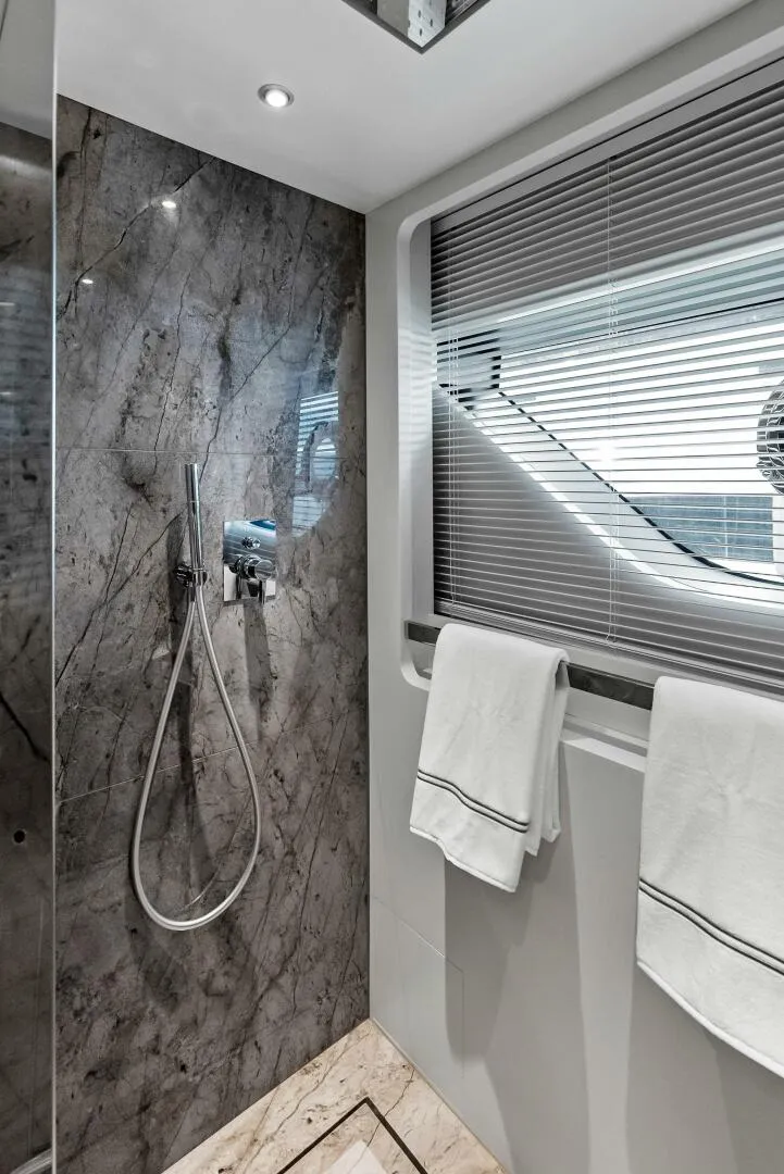 Slide: The Image of Custom 106' 2023 - 4630539