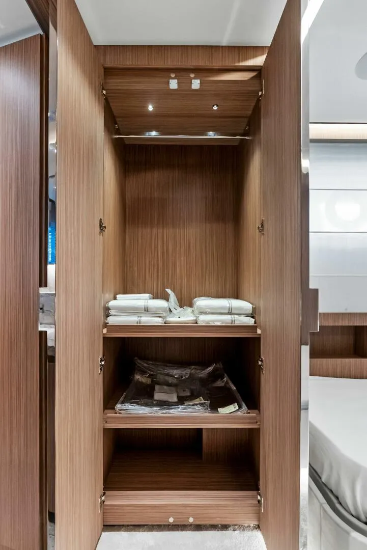 Slide: The Image of Custom 106' 2023 - 4630547