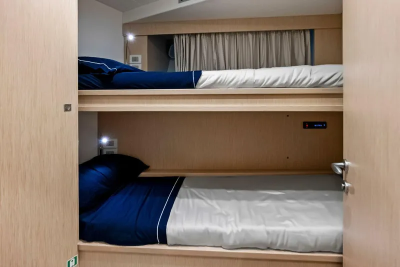 Slide: The Image of Custom 106' 2023 - 4630557