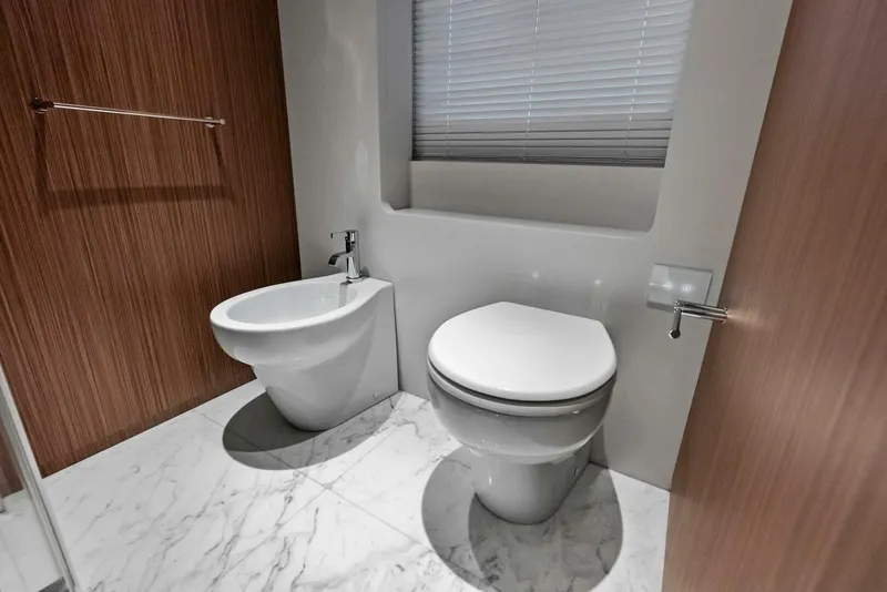 Slide: The Image of Custom 106' 2023 - 4630568