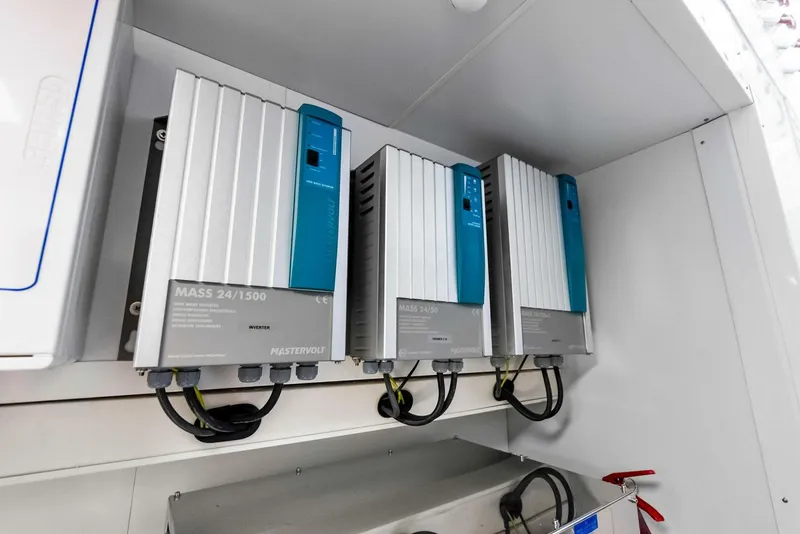 Slide: The Image of Custom 106' 2023 - 4630574