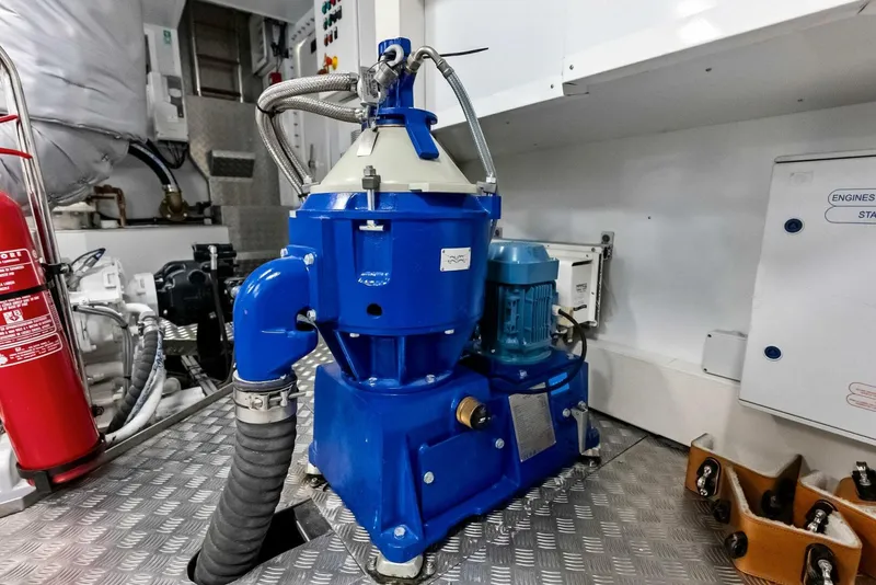 Slide: The Image of Custom 106' 2023 - 4630581