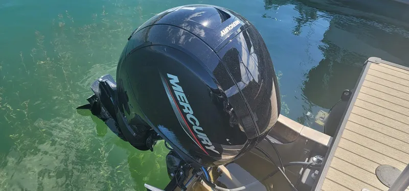 Slide: The Image of Legend 23 E-Series 2021 - 4623026