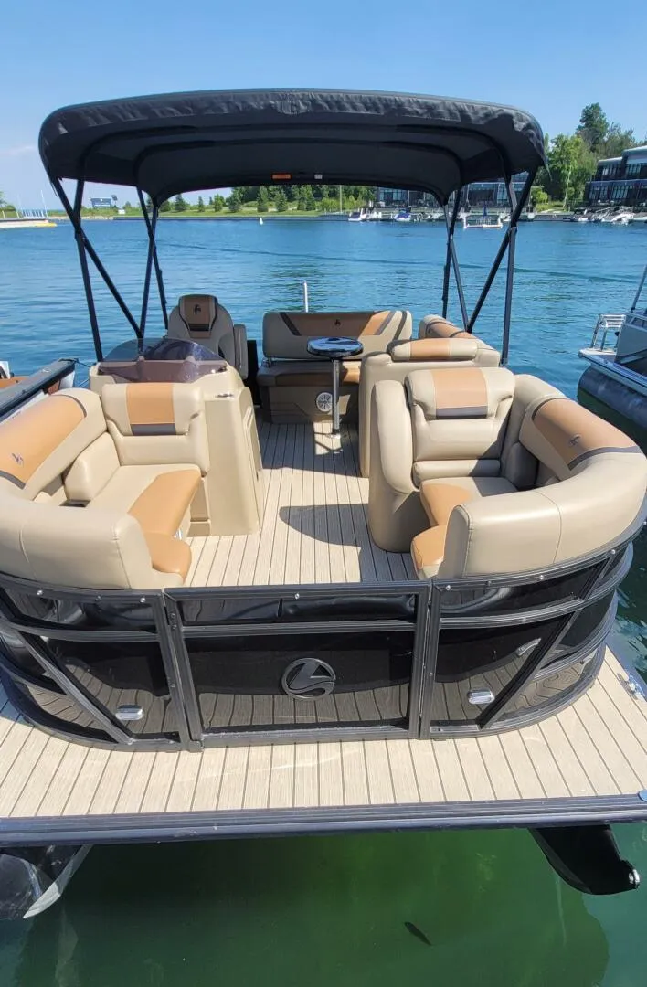 Slide: The Image of Legend 23 E-Series 2021 - 4623029