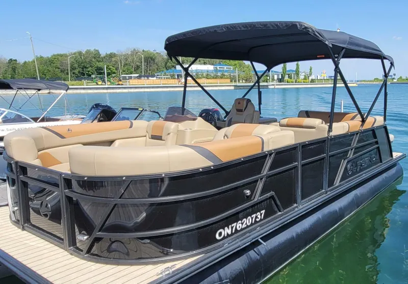 Slide: The Image of Legend 23 E-Series 2021 - 4623030