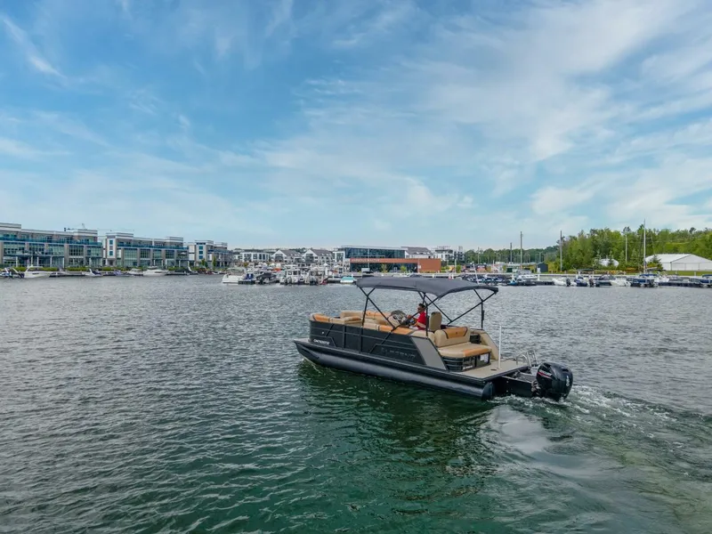 Slide: The Image of Legend 23 E-Series 2021 - 4623017