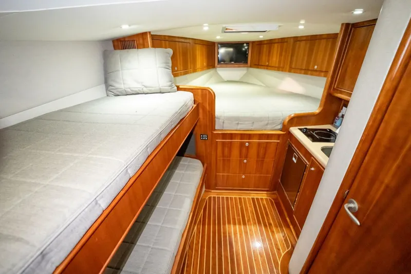 Slide: The Image of Winter Custom Yachts 38 Express 2012 - 4623260
