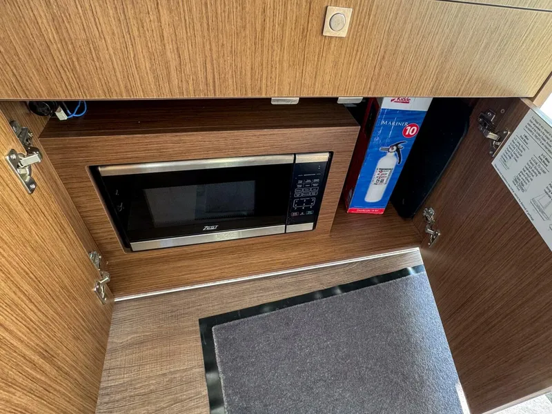 Slide: The Image of Beneteau Antares 9 2025 - 5751495