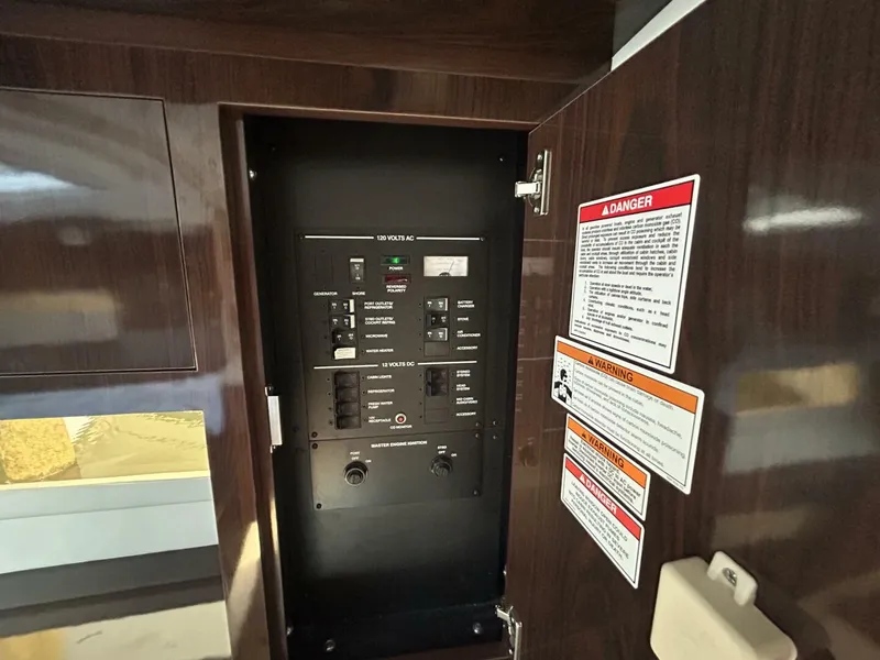 Slide: The Image of Sea Ray 310 Sundancer 2016 - 4624660