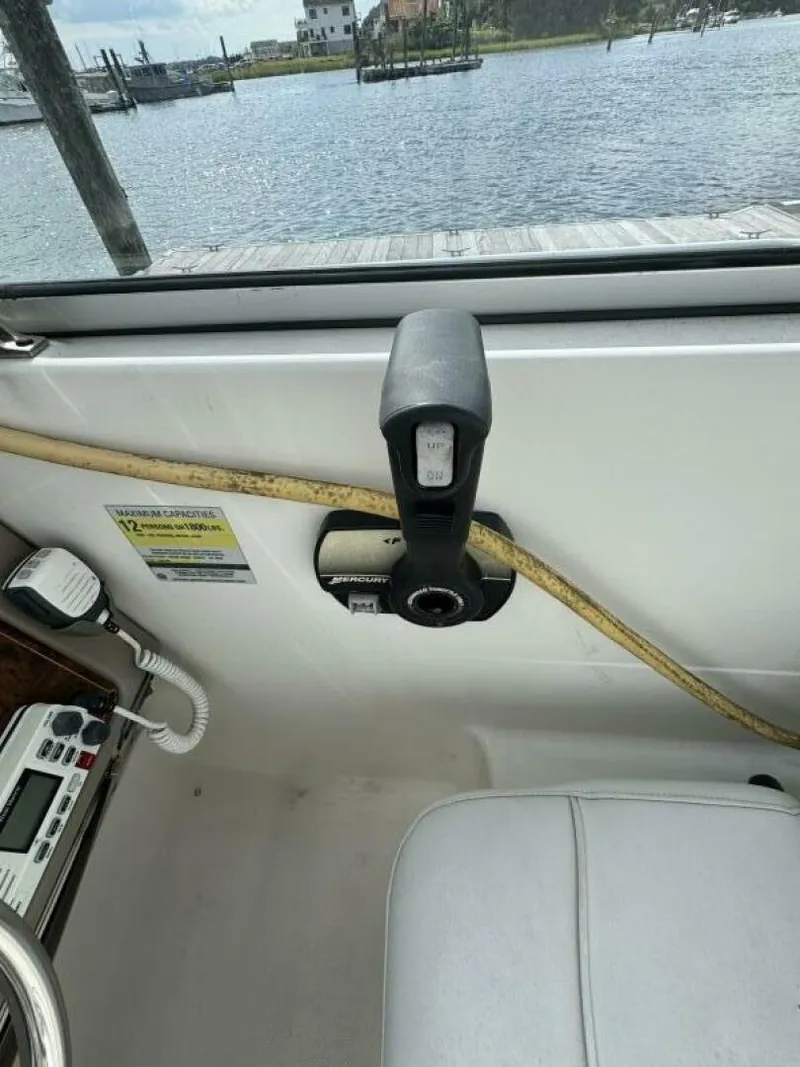 Slide: The Image of Maxum 2400 SCR 2002 - 4625000