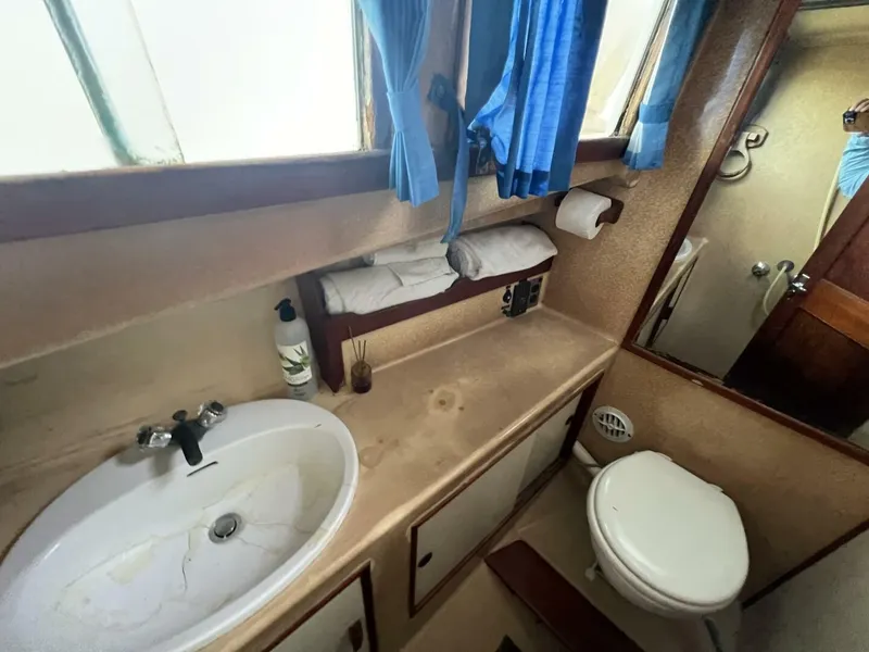 Slide: The Image of Grand Banks 36 1985 - 4625552