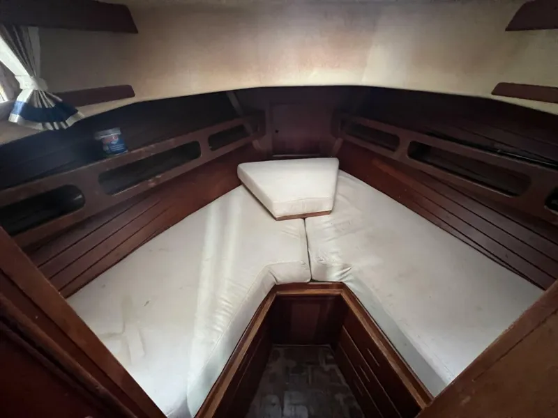 Slide: The Image of Grand Banks 36 1985 - 4625553