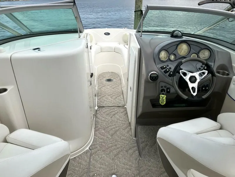 Slide: The Image of Rinker 246 Captiva Bowrider 2007 - 4625606