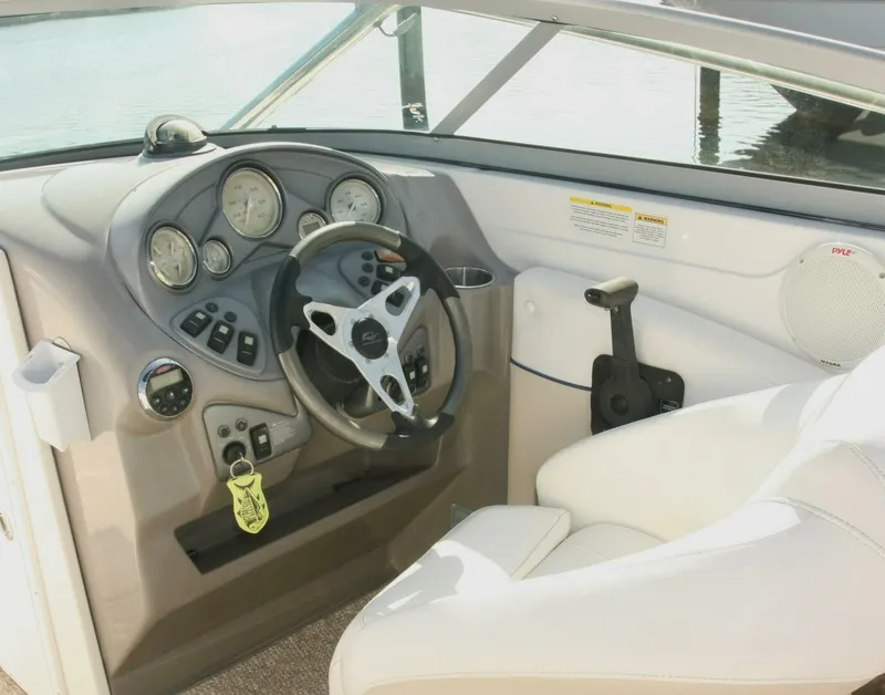 Slide: The Image of Rinker 246 Captiva Bowrider 2007 - 4625616