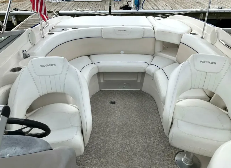 Slide: The Image of Rinker 246 Captiva Bowrider 2007 - 4625610