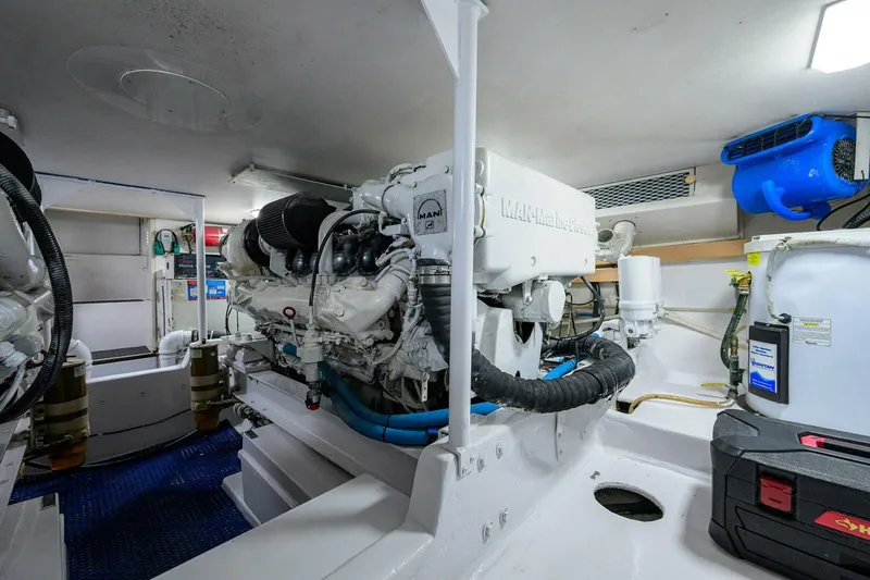 Slide: The Image of Viking 50 Convertible 2000 - 4627697