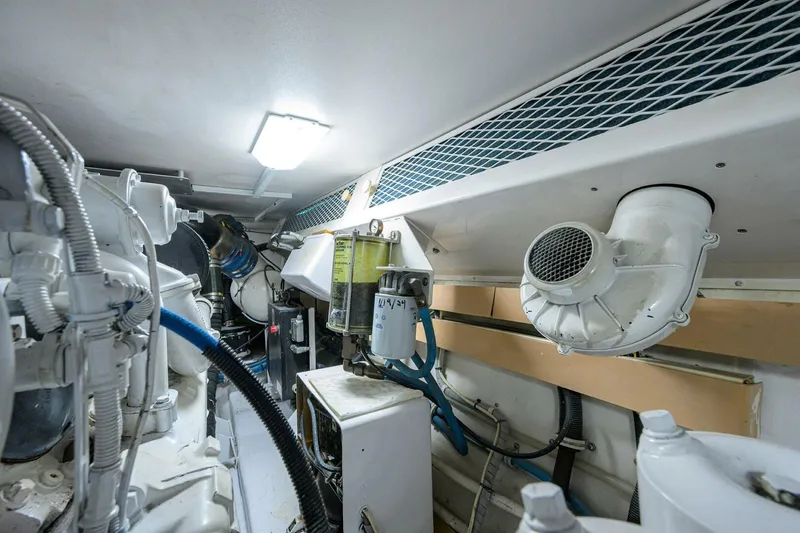 Slide: The Image of Viking 50 Convertible 2000 - 4627700