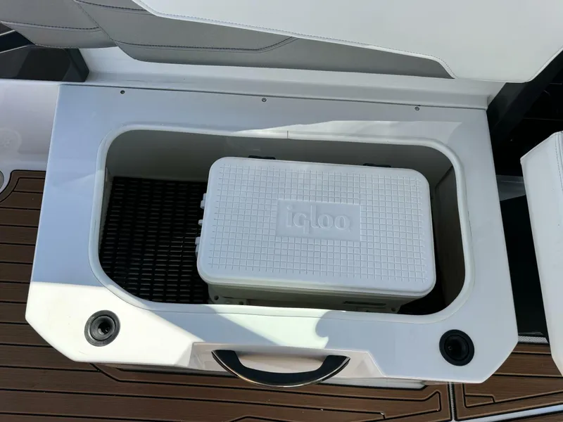 Slide: The Image of Monterey 278 SS 2017 - 4639140