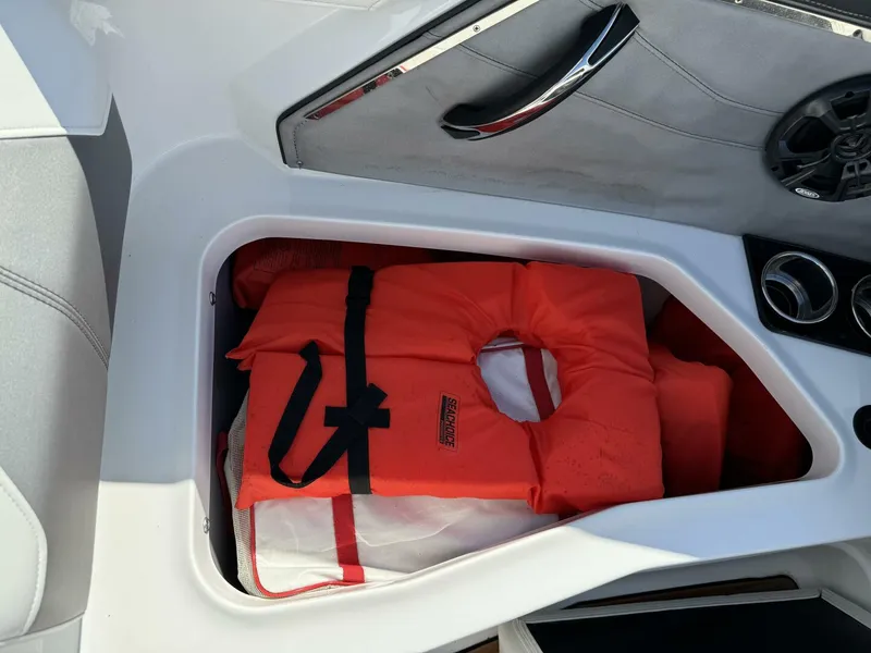 Slide: The Image of Monterey 278 SS 2017 - 4639144