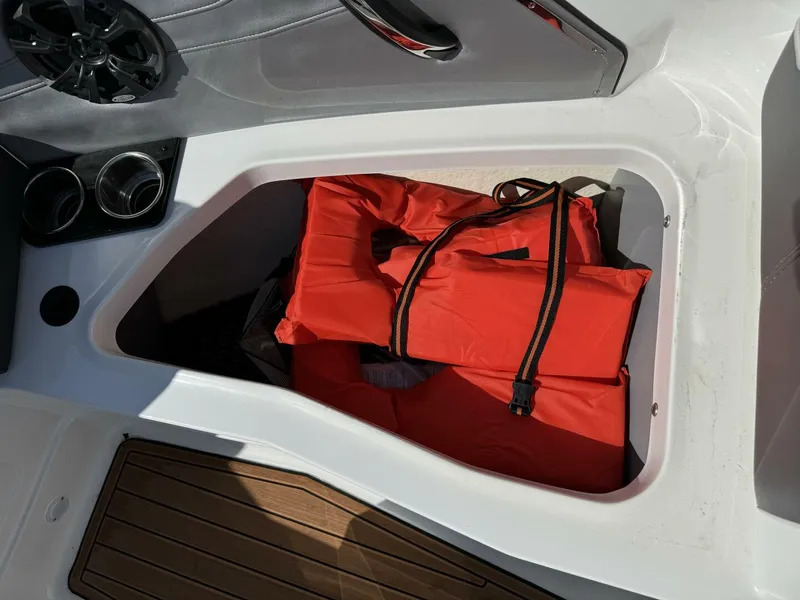 Slide: The Image of Monterey 278 SS 2017 - 4639145