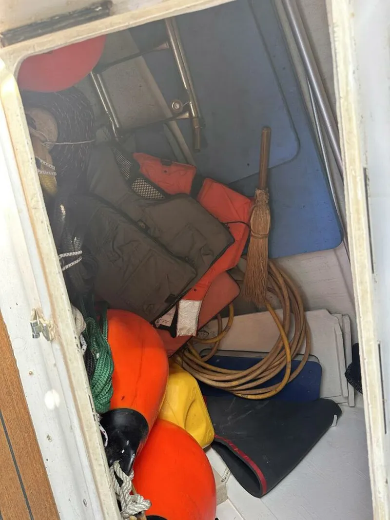 Slide: The Image of Custom Whiting Yachts 40 1985 - 4628039