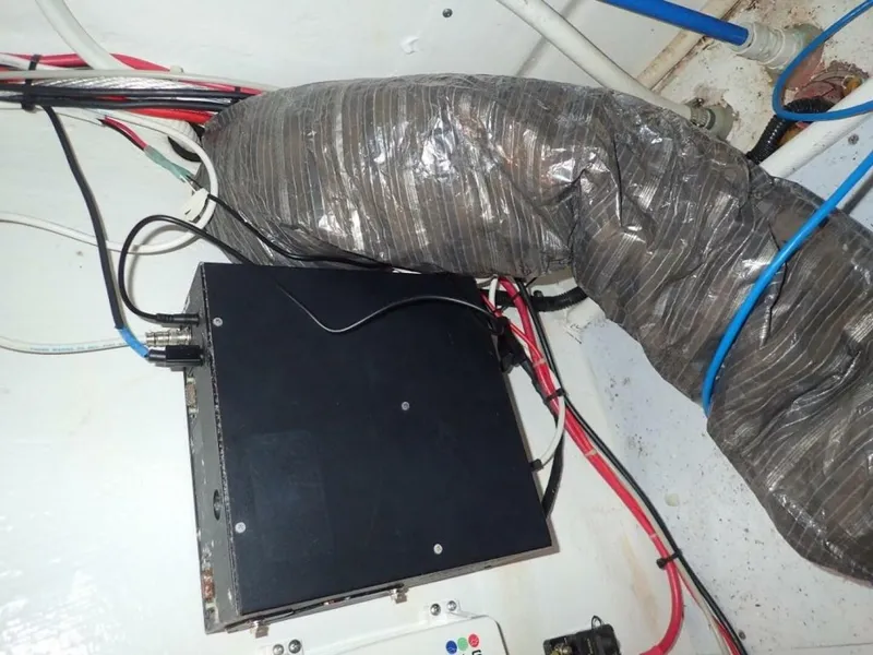 Slide: The Image of Cabo 35 Express 2000 - 4628048