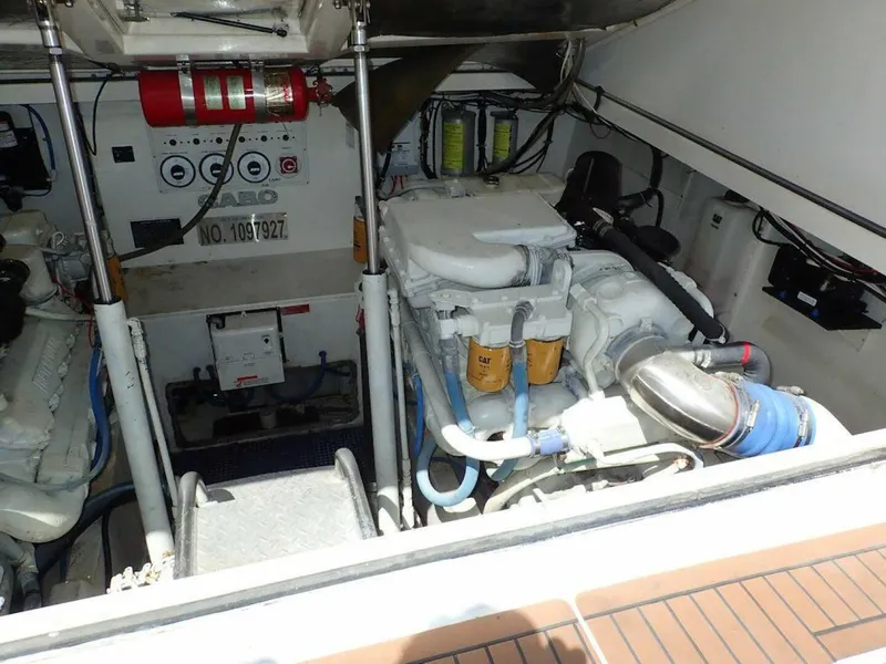 Slide: The Image of Cabo 35 Express 2000 - 5181410