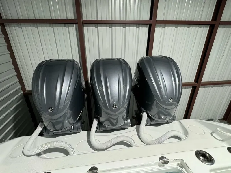 Slide: The Image of Yellowfin 36 2024 - 4628264